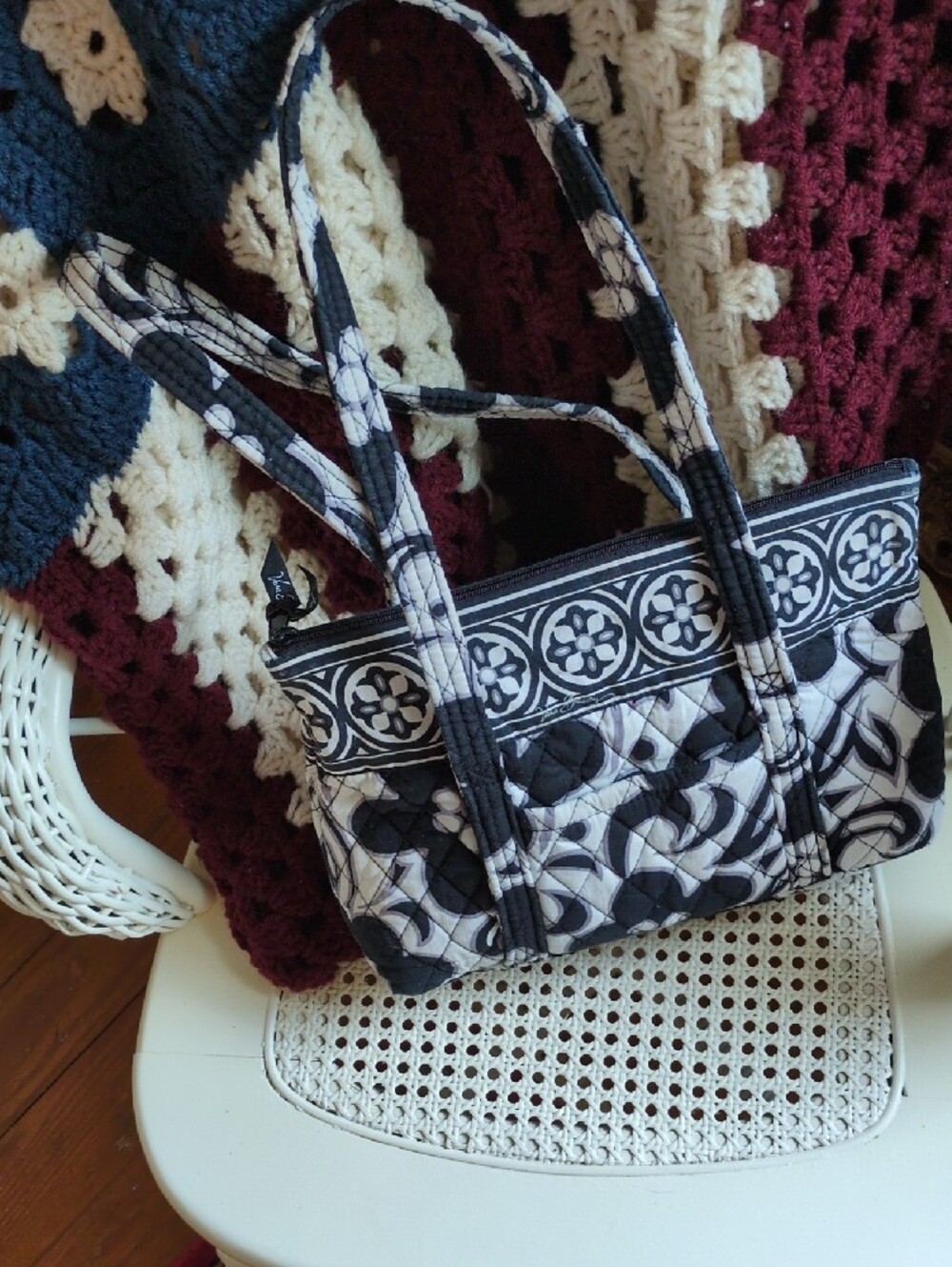 Black & White Quilted Floral Pattern Tote Bag - Picture 2 of 9